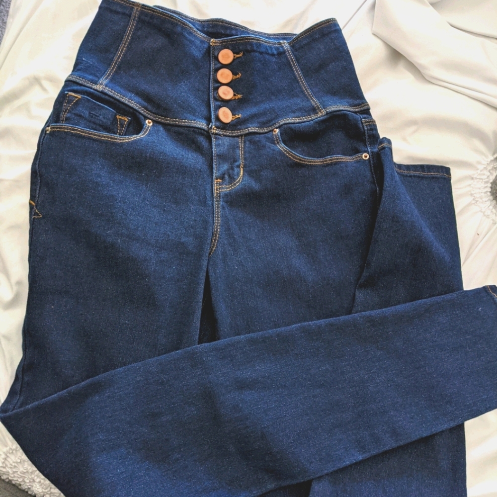 NEW Fashion Nova high waisted jeans/leggings !!